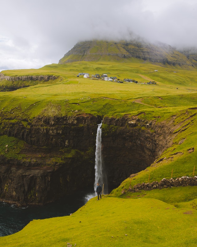Image by Simon Migaj